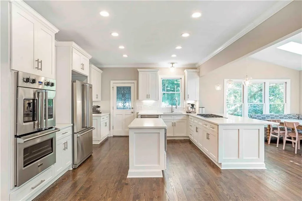 430 Waterridge Court, Sandy Springs, Georgia 30350, 4 Bedrooms Bedrooms, ,4 BathroomsBathrooms,Residential,Sold,430 Waterridge Court,6931860