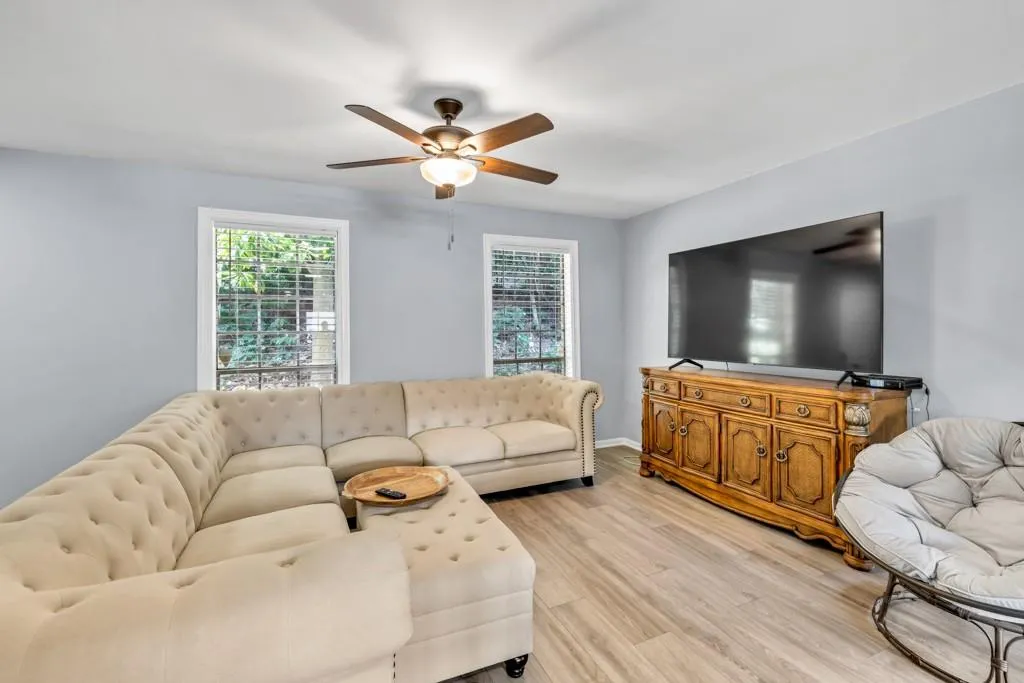 7307 Cardigan Circle, Sandy Springs, Georgia 30328, 4 Bedrooms Bedrooms, ,3 BathroomsBathrooms,Residential,For Sale,7307 Cardigan Circle,7632916