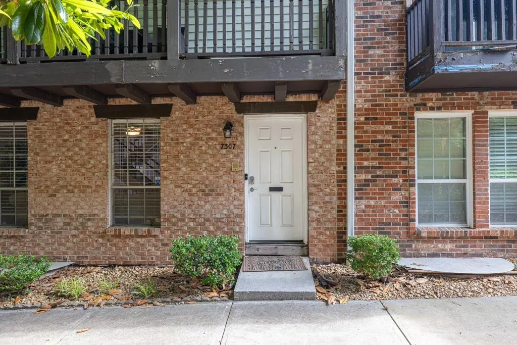 7307 Cardigan Circle, Sandy Springs, Georgia 30328, 4 Bedrooms Bedrooms, ,3 BathroomsBathrooms,Residential,For Sale,7307 Cardigan Circle,7632916