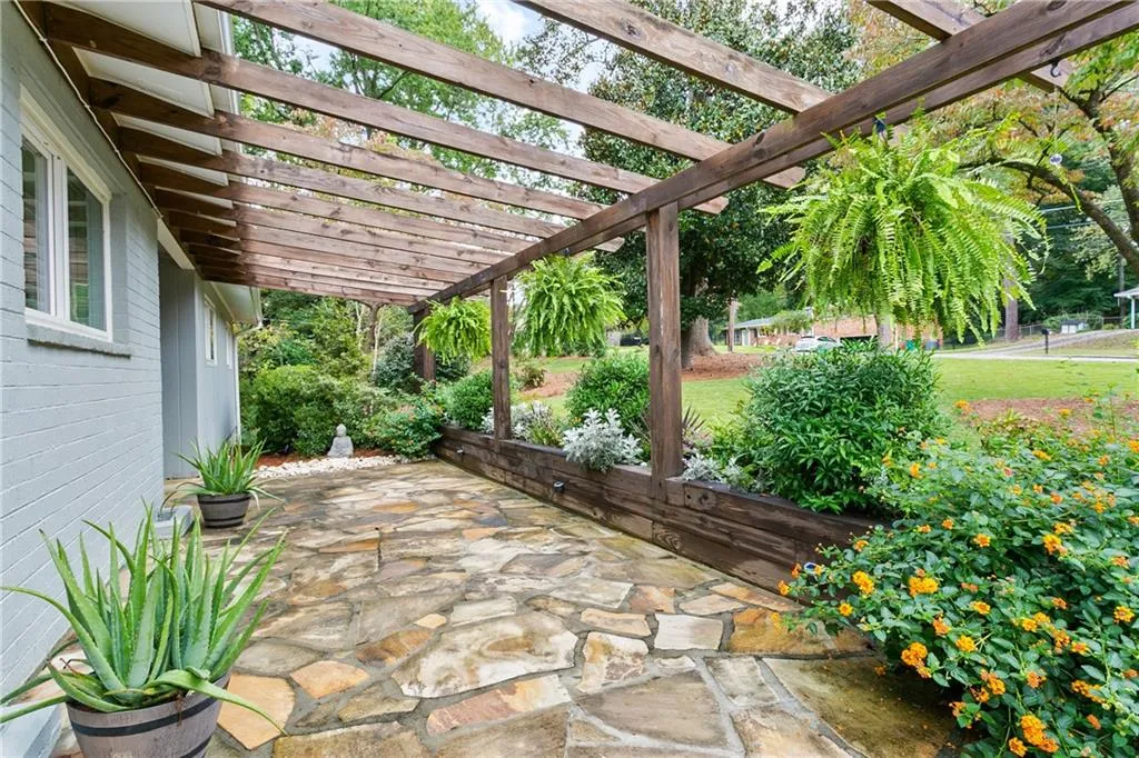 5890 Kayron Drive, Atlanta, Georgia 30328, 4 Bedrooms Bedrooms, ,3 BathroomsBathrooms,Residential,Sold,5890 Kayron Drive,6828584