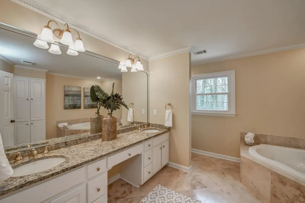 8050 Habersham Waters Road, Sandy Springs, Georgia 30350, 5 Bedrooms Bedrooms, ,4 BathroomsBathrooms,Residential,Sold,8050 Habersham Waters Road,5970635