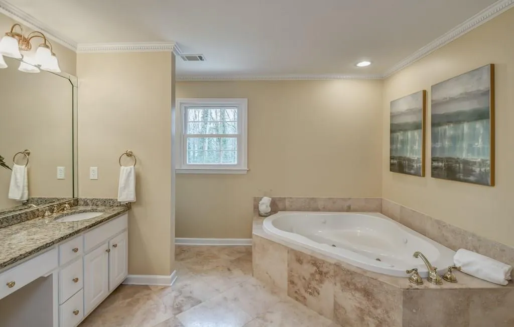8050 Habersham Waters Road, Sandy Springs, Georgia 30350, 5 Bedrooms Bedrooms, ,4 BathroomsBathrooms,Residential,Sold,8050 Habersham Waters Road,5970635