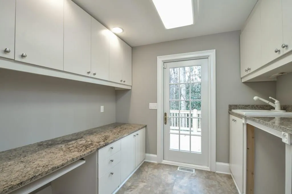 8050 Habersham Waters Road, Sandy Springs, Georgia 30350, 5 Bedrooms Bedrooms, ,4 BathroomsBathrooms,Residential,Sold,8050 Habersham Waters Road,5970635