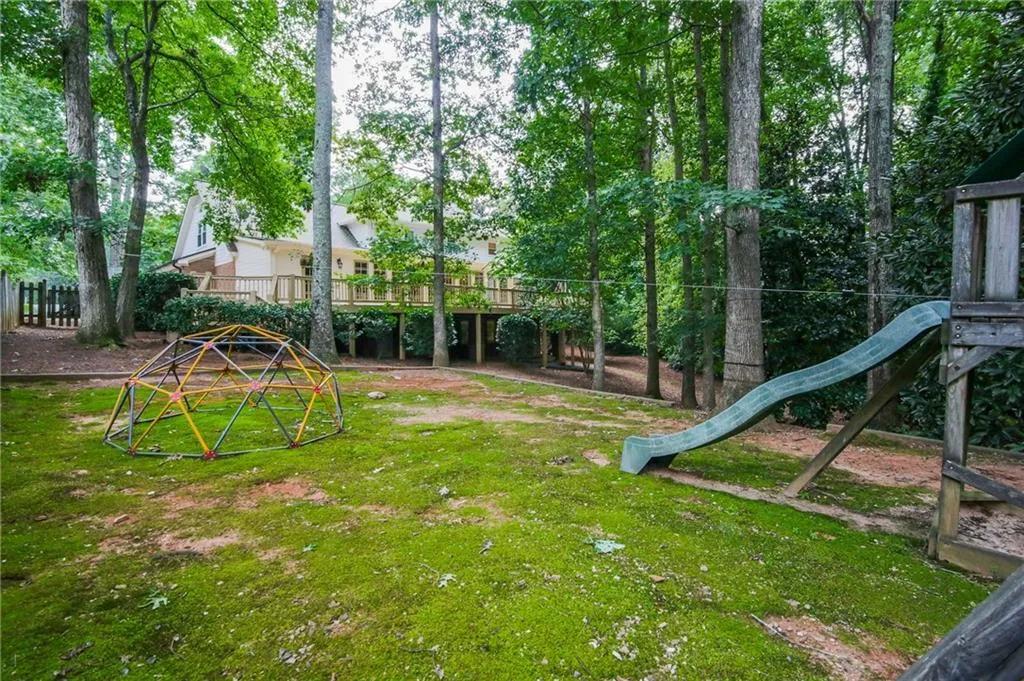 8050 Habersham Waters Road, Sandy Springs, Georgia 30350, 5 Bedrooms Bedrooms, ,4 BathroomsBathrooms,Residential,Sold,8050 Habersham Waters Road,5970635