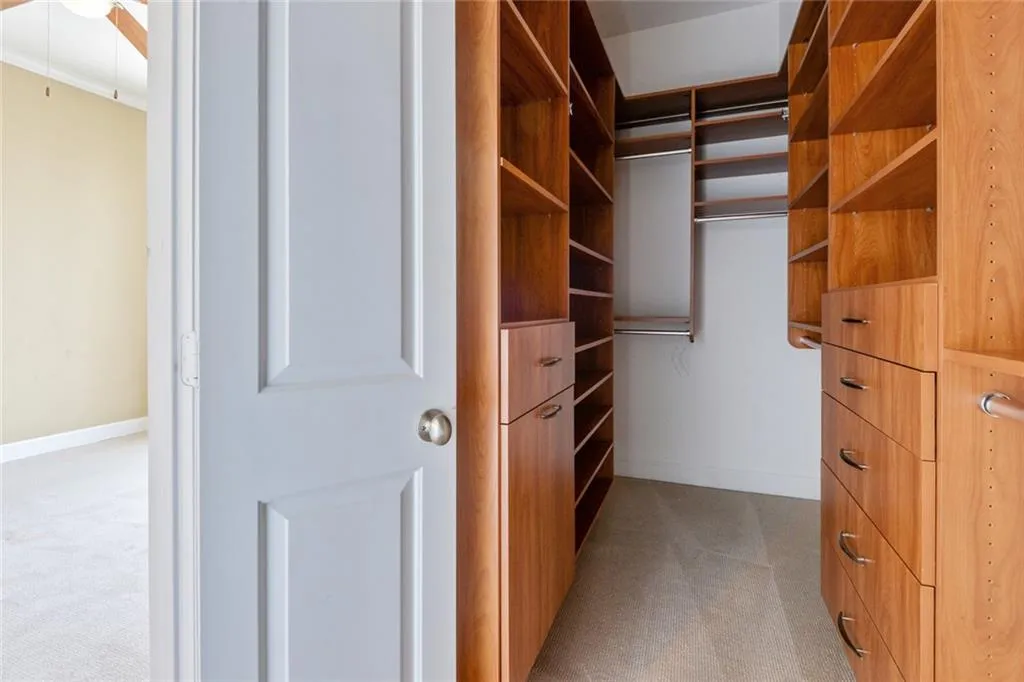 3445 Stratford Road Ne Unit 2703, Atlanta, Georgia 30326, 1 Bedroom Bedrooms, ,1 BathroomBathrooms,Residential,For Sale,3445 Stratford Road Ne Unit 2703,7592546