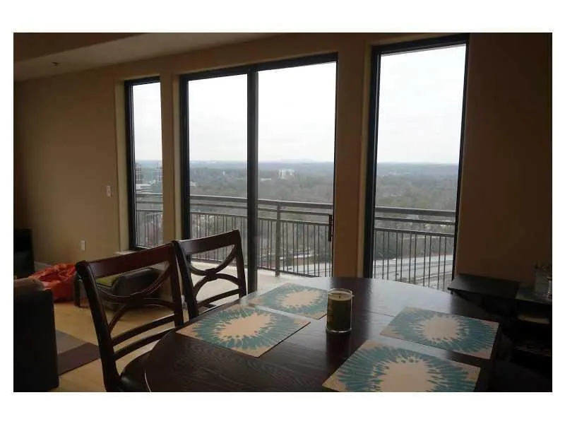 Living Room. Furnished View 4