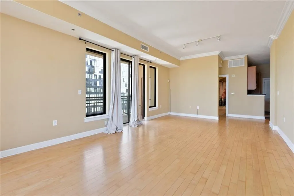 3445 Stratford Road Ne Unit 2703, Atlanta, Georgia 30326, 1 Bedroom Bedrooms, ,1 BathroomBathrooms,Residential,For Sale,3445 Stratford Road Ne Unit 2703,7592546