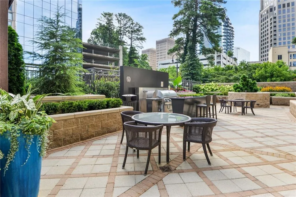 3445 Stratford Road Ne Unit 2703, Atlanta, Georgia 30326, 1 Bedroom Bedrooms, ,1 BathroomBathrooms,Residential,For Sale,3445 Stratford Road Ne Unit 2703,7592546