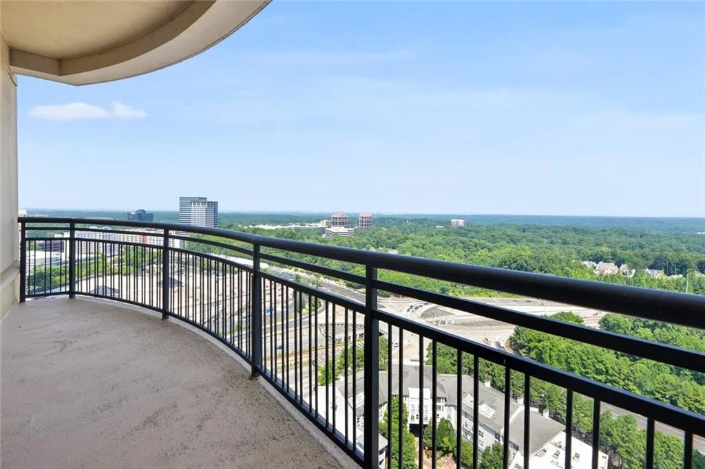 3445 Stratford Road Ne Unit 2703, Atlanta, Georgia 30326, 1 Bedroom Bedrooms, ,1 BathroomBathrooms,Residential,For Sale,3445 Stratford Road Ne Unit 2703,7592546