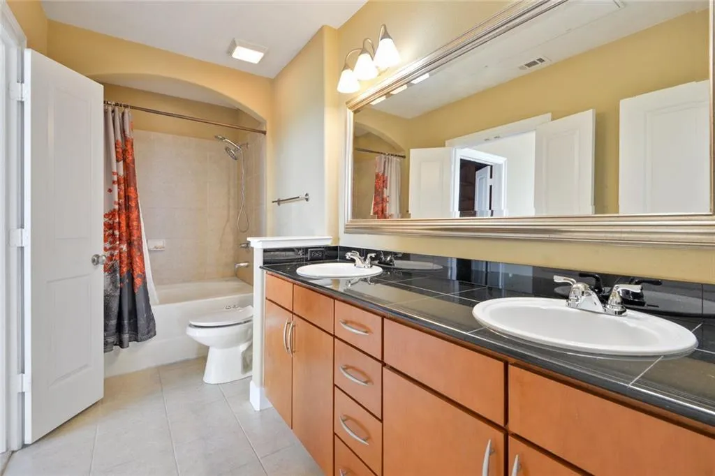 3445 Stratford Road Ne Unit 2703, Atlanta, Georgia 30326, 1 Bedroom Bedrooms, ,1 BathroomBathrooms,Residential,For Sale,3445 Stratford Road Ne Unit 2703,7592546