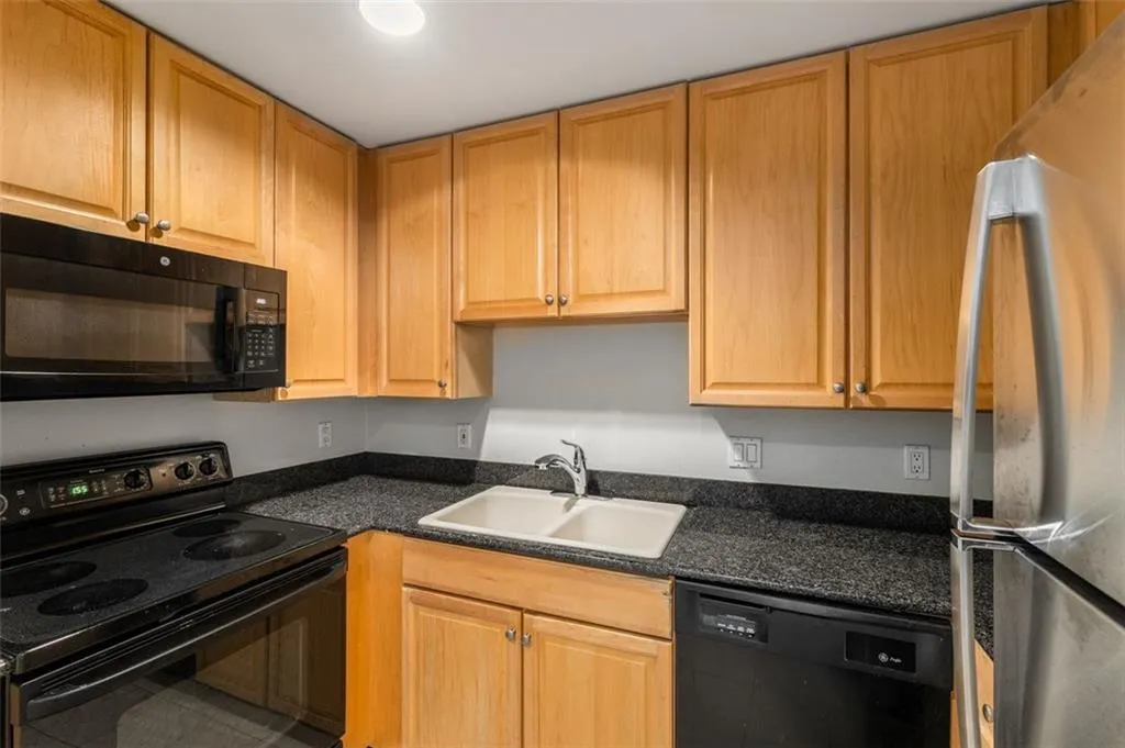 195 Ne 14th St Unit 1404, Atlanta, Georgia 30309, 1 Bedroom Bedrooms, ,1 BathroomBathrooms,Residential,For Sale,195 Ne 14th St Unit 1404,7626618