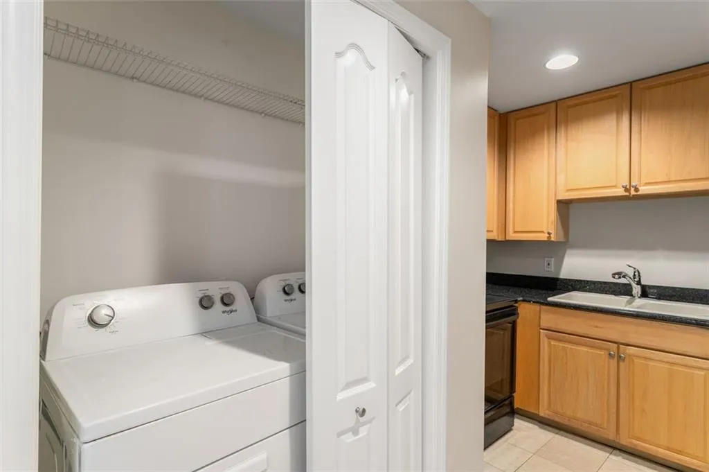 195 Ne 14th St Unit 1404, Atlanta, Georgia 30309, 1 Bedroom Bedrooms, ,1 BathroomBathrooms,Residential,For Sale,195 Ne 14th St Unit 1404,7626618