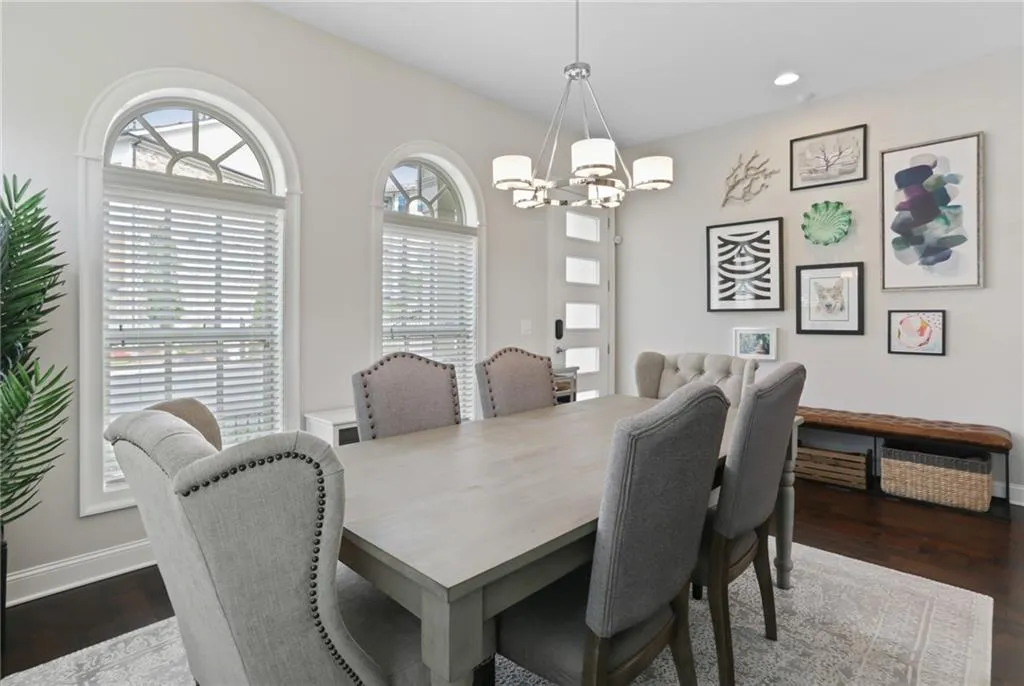 4214 Deming Circle, Sandy Springs, Georgia 30342, 3 Bedrooms Bedrooms, ,3 BathroomsBathrooms,Residential,Sold,4214 Deming Circle,6792553