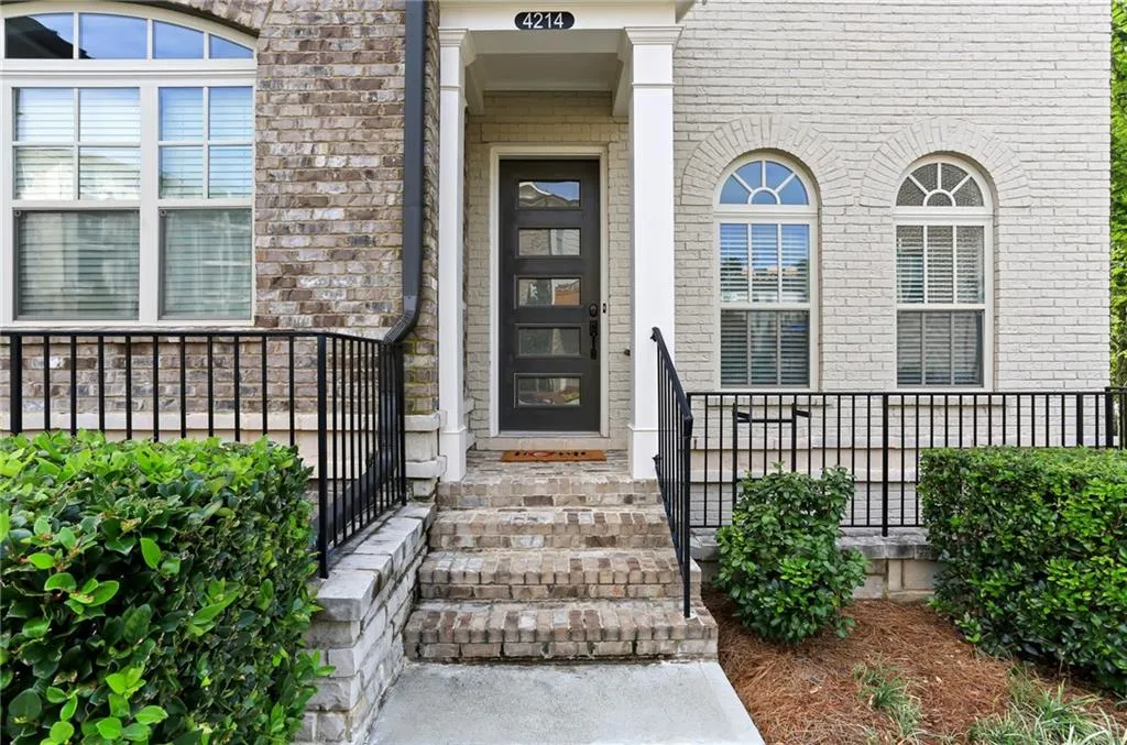 4214 Deming Circle, Sandy Springs, Georgia 30342, 3 Bedrooms Bedrooms, ,3 BathroomsBathrooms,Residential,Sold,4214 Deming Circle,6792553