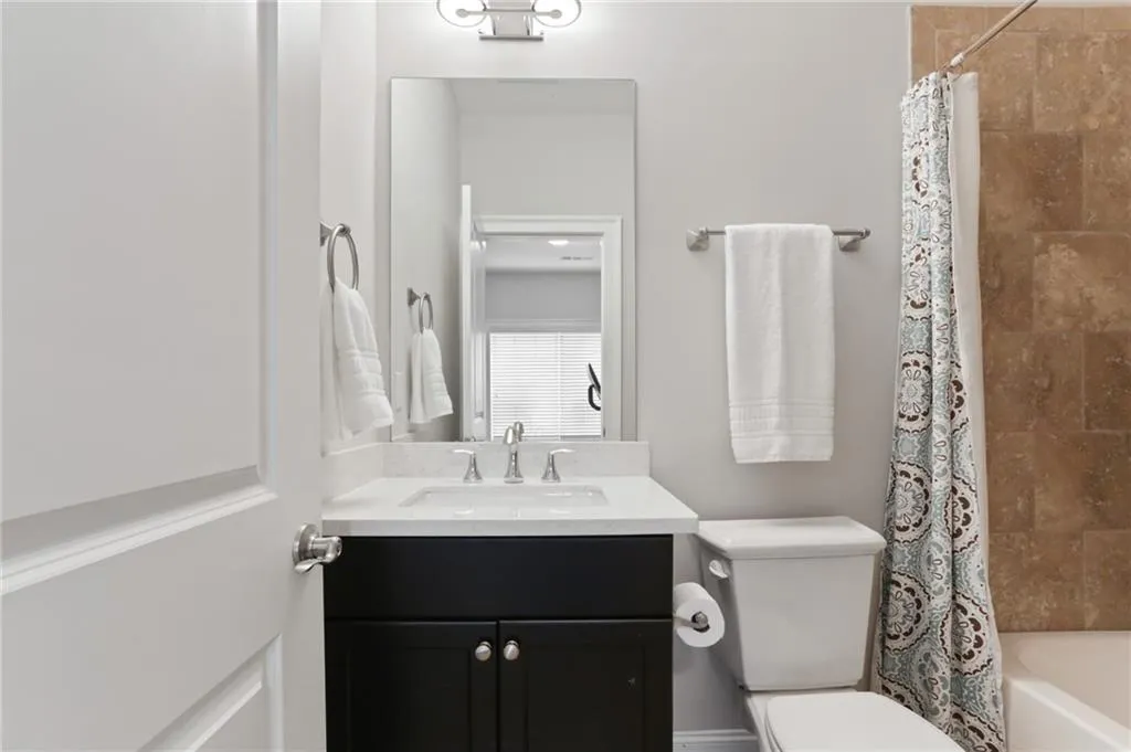 4214 Deming Circle, Sandy Springs, Georgia 30342, 3 Bedrooms Bedrooms, ,3 BathroomsBathrooms,Residential,Sold,4214 Deming Circle,6792553