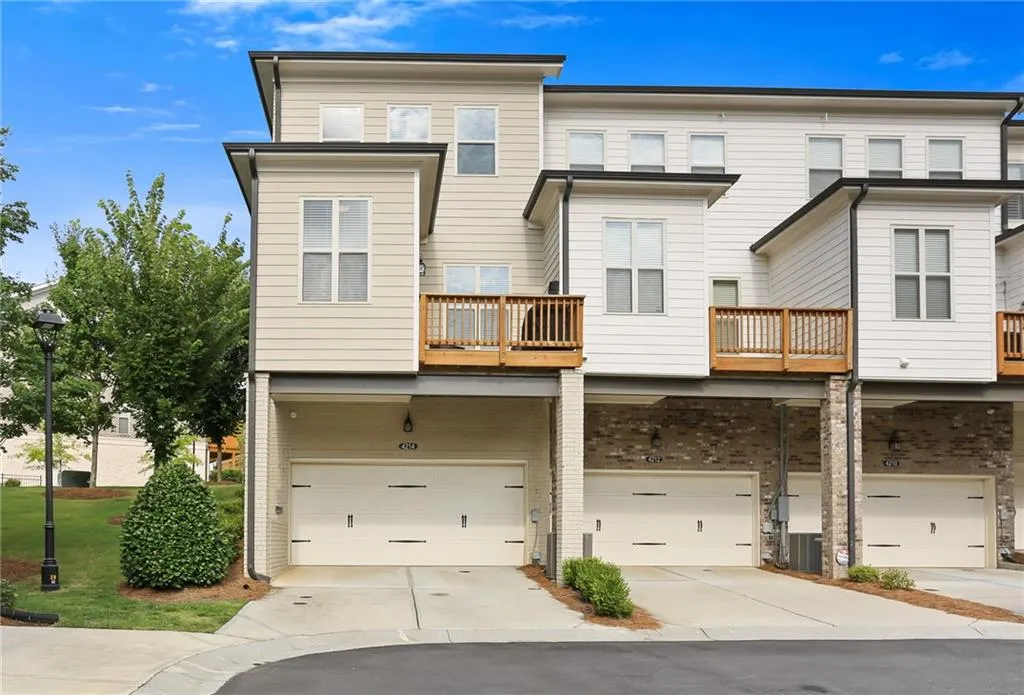 4214 Deming Circle, Sandy Springs, Georgia 30342, 3 Bedrooms Bedrooms, ,3 BathroomsBathrooms,Residential,Sold,4214 Deming Circle,6792553
