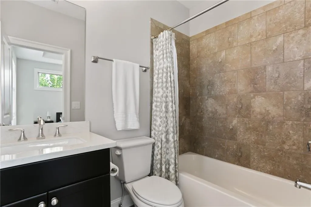 4214 Deming Circle, Sandy Springs, Georgia 30342, 3 Bedrooms Bedrooms, ,3 BathroomsBathrooms,Residential,Sold,4214 Deming Circle,6792553