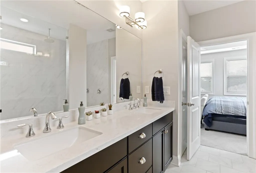 4214 Deming Circle, Sandy Springs, Georgia 30342, 3 Bedrooms Bedrooms, ,3 BathroomsBathrooms,Residential,Sold,4214 Deming Circle,6792553