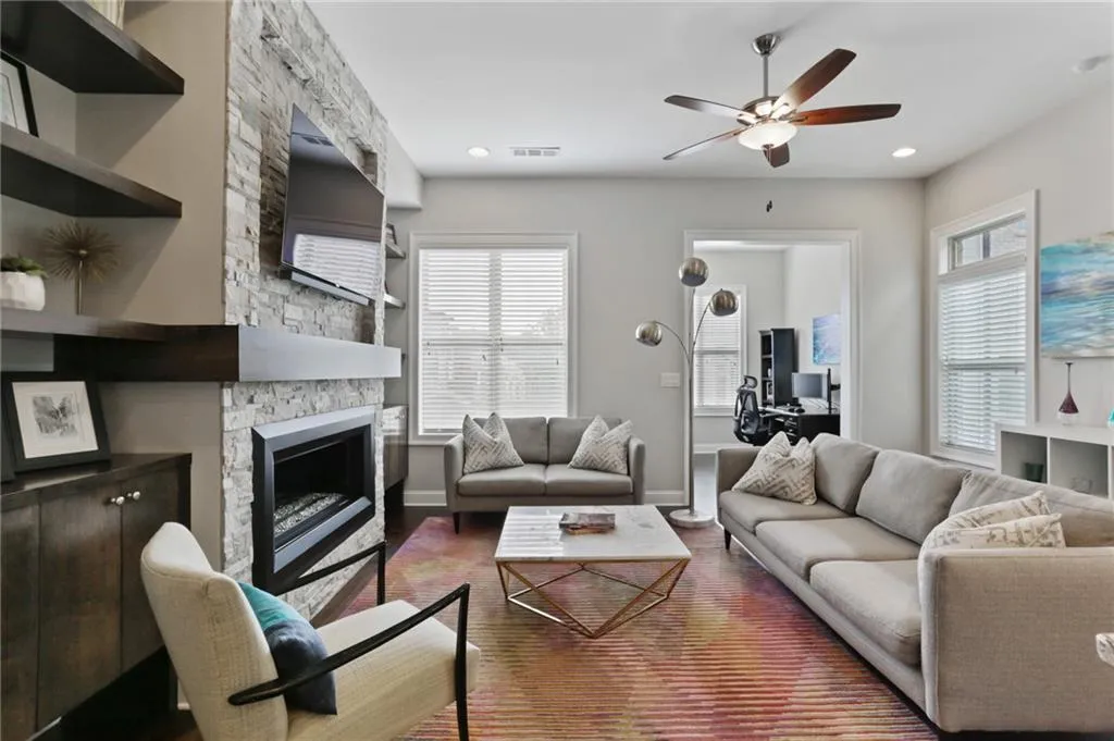 4214 Deming Circle, Sandy Springs, Georgia 30342, 3 Bedrooms Bedrooms, ,3 BathroomsBathrooms,Residential,Sold,4214 Deming Circle,6792553