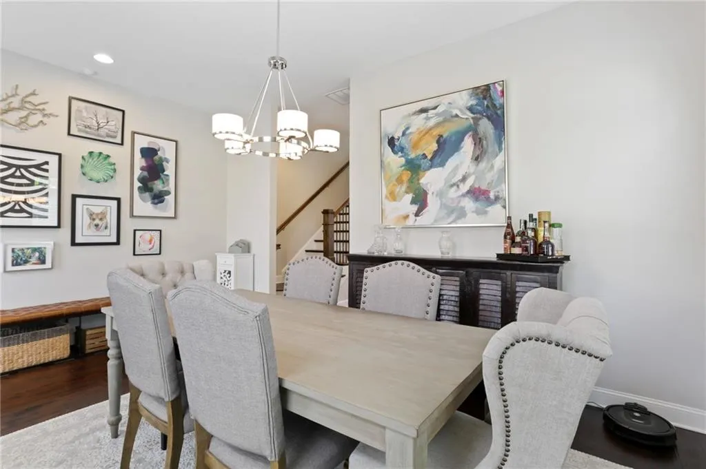 4214 Deming Circle, Sandy Springs, Georgia 30342, 3 Bedrooms Bedrooms, ,3 BathroomsBathrooms,Residential,Sold,4214 Deming Circle,6792553