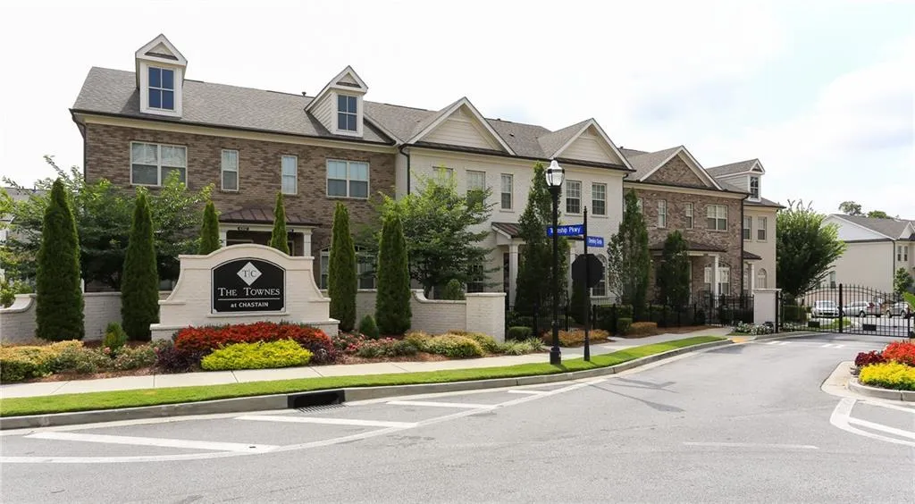 4214 Deming Circle, Sandy Springs, Georgia 30342, 3 Bedrooms Bedrooms, ,3 BathroomsBathrooms,Residential,Sold,4214 Deming Circle,6792553