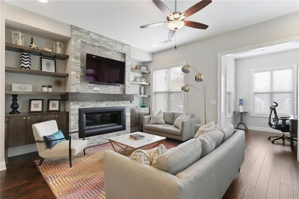 4214 Deming Circle, Sandy Springs, Georgia 30342, 3 Bedrooms Bedrooms, ,3 BathroomsBathrooms,Residential,Sold,4214 Deming Circle,6792553