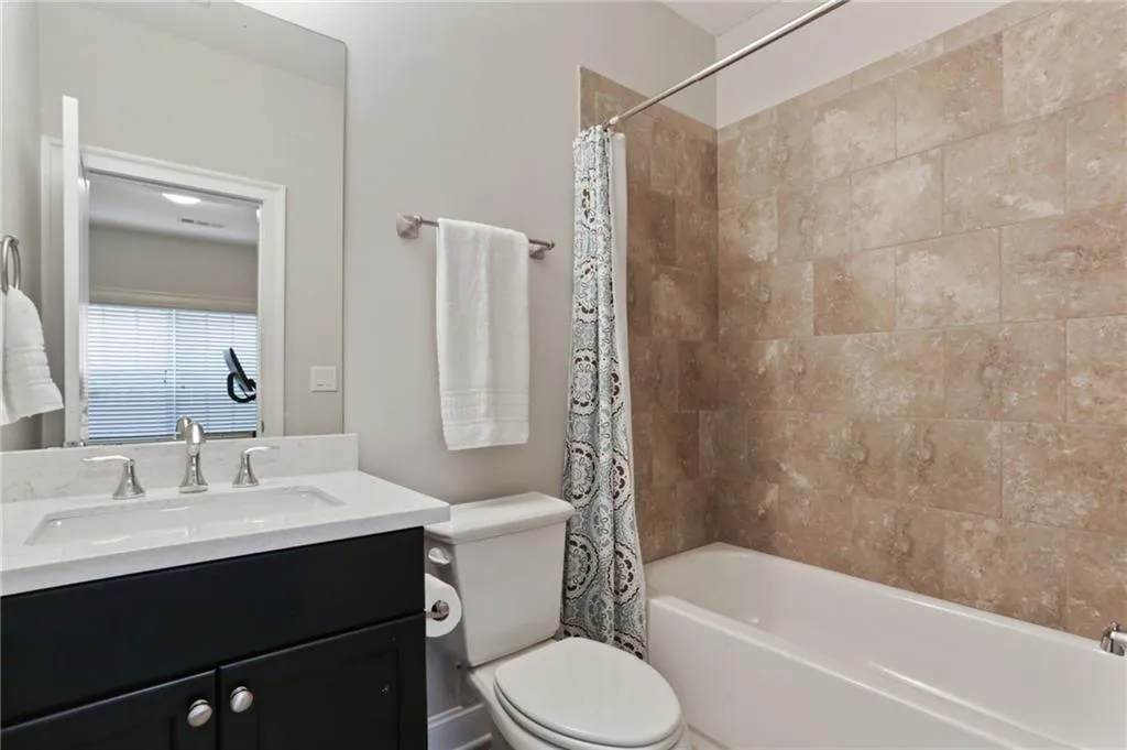 4214 Deming Circle, Sandy Springs, Georgia 30342, 3 Bedrooms Bedrooms, ,3 BathroomsBathrooms,Residential,Sold,4214 Deming Circle,6792553