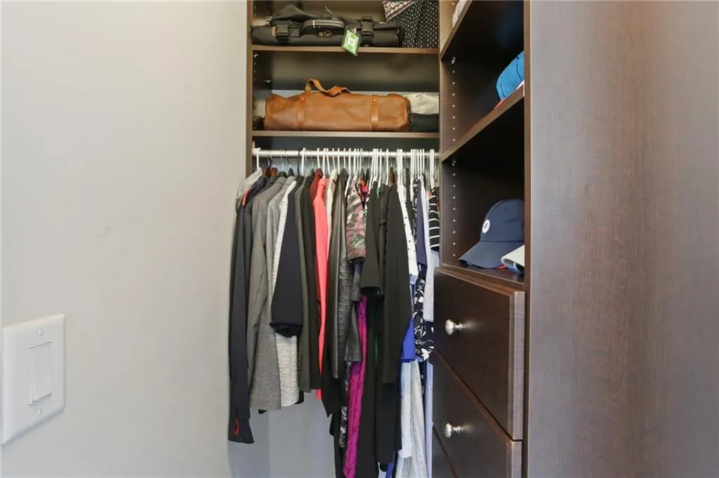 4214 Deming Circle, Sandy Springs, Georgia 30342, 3 Bedrooms Bedrooms, ,3 BathroomsBathrooms,Residential,Sold,4214 Deming Circle,6792553