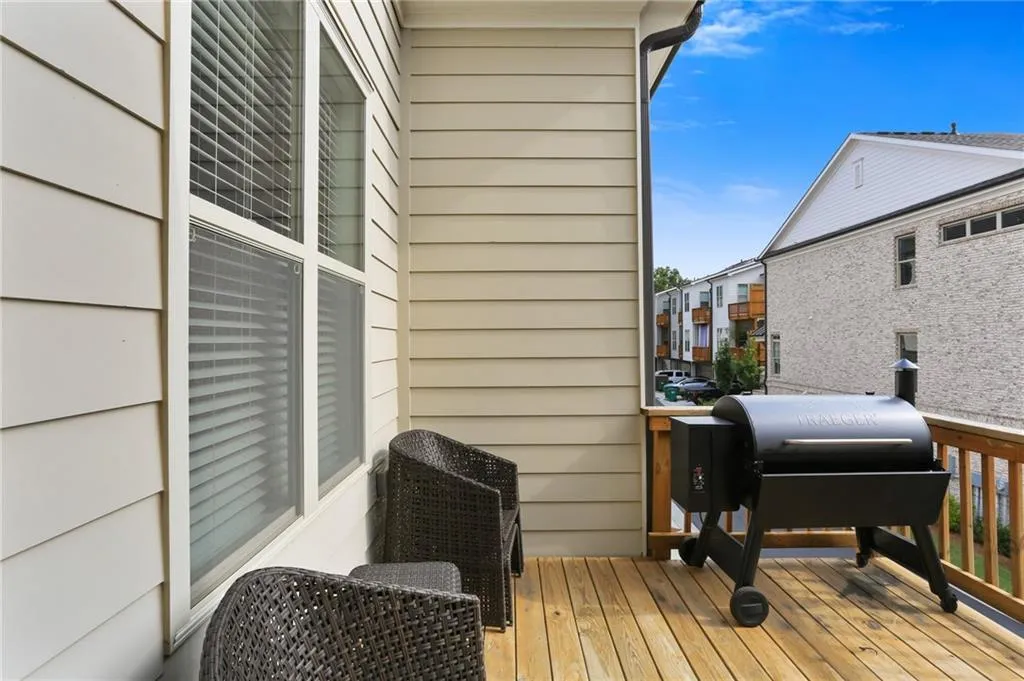 4214 Deming Circle, Sandy Springs, Georgia 30342, 3 Bedrooms Bedrooms, ,3 BathroomsBathrooms,Residential,Sold,4214 Deming Circle,6792553