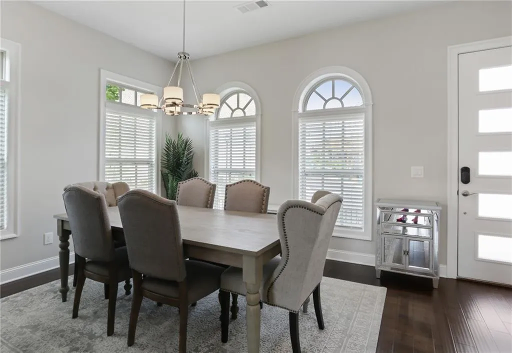 4214 Deming Circle, Sandy Springs, Georgia 30342, 3 Bedrooms Bedrooms, ,3 BathroomsBathrooms,Residential,Sold,4214 Deming Circle,6792553