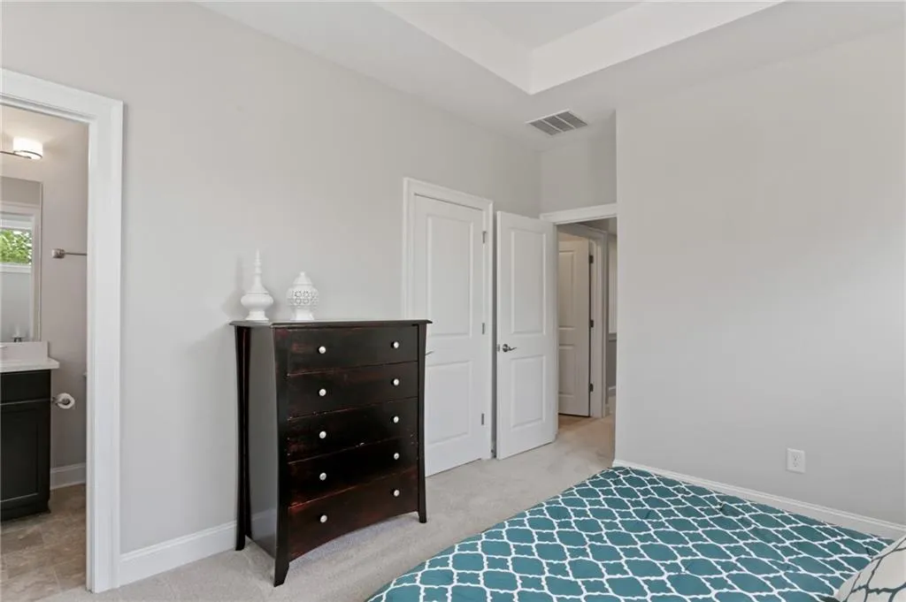 4214 Deming Circle, Sandy Springs, Georgia 30342, 3 Bedrooms Bedrooms, ,3 BathroomsBathrooms,Residential,Sold,4214 Deming Circle,6792553