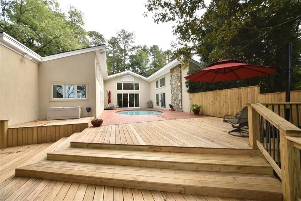 105 River North Drive, Sandy Springs, Georgia 30328, 4 Bedrooms Bedrooms, ,2 BathroomsBathrooms,Residential,Sold,105 River North Drive,5605753