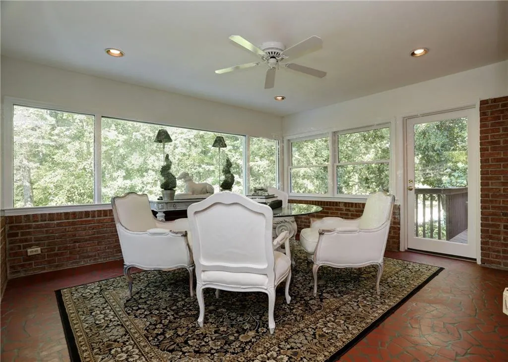 6130 River Shore Parkway, Sandy Springs, Georgia 30328, 5 Bedrooms Bedrooms, ,4 BathroomsBathrooms,Residential,Sold,6130 River Shore Parkway,5961436