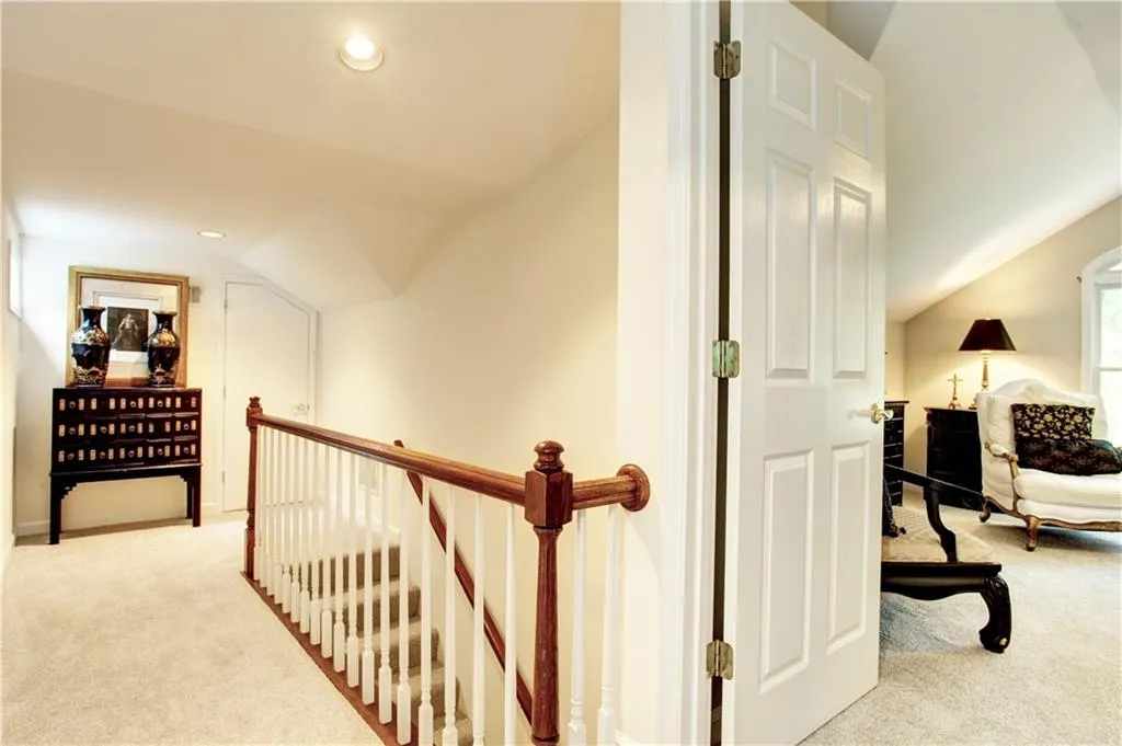 6130 River Shore Parkway, Sandy Springs, Georgia 30328, 5 Bedrooms Bedrooms, ,4 BathroomsBathrooms,Residential,Sold,6130 River Shore Parkway,5961436