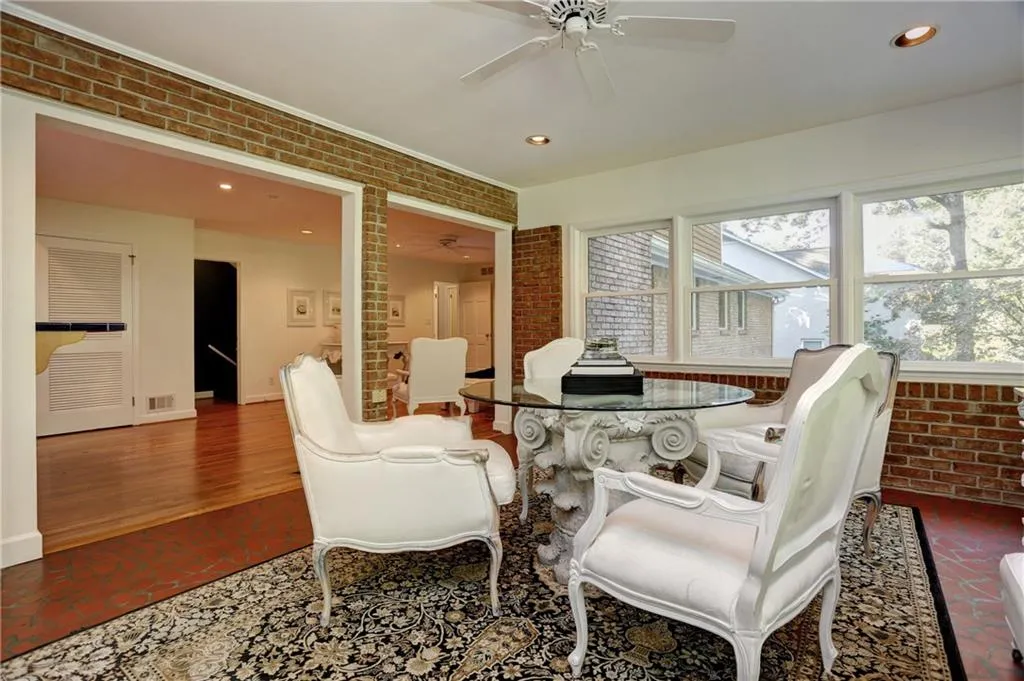 6130 River Shore Parkway, Sandy Springs, Georgia 30328, 5 Bedrooms Bedrooms, ,4 BathroomsBathrooms,Residential,Sold,6130 River Shore Parkway,5961436