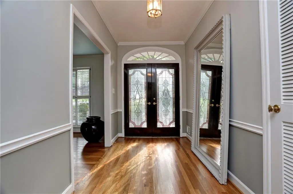 6130 River Shore Parkway, Sandy Springs, Georgia 30328, 5 Bedrooms Bedrooms, ,4 BathroomsBathrooms,Residential,Sold,6130 River Shore Parkway,5961436