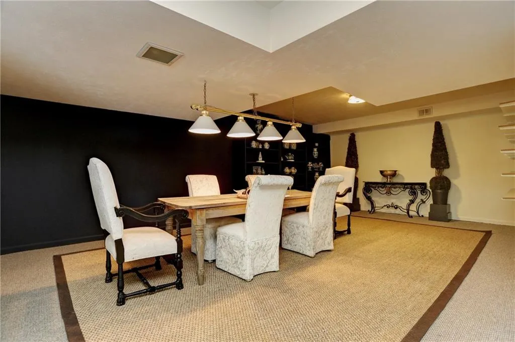 6130 River Shore Parkway, Sandy Springs, Georgia 30328, 5 Bedrooms Bedrooms, ,4 BathroomsBathrooms,Residential,Sold,6130 River Shore Parkway,5961436