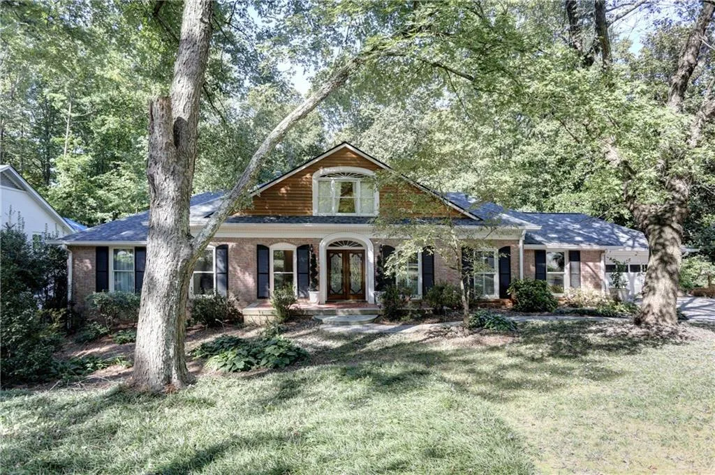 6130 River Shore Parkway, Sandy Springs, Georgia 30328, 5 Bedrooms Bedrooms, ,4 BathroomsBathrooms,Residential,Sold,6130 River Shore Parkway,5961436 6130 River Shore Parkway, Sandy Springs, Georgia 30328, 5 Bedrooms Bedrooms, ,4 BathroomsBathrooms,Residential,Sold,6130 River Shore Parkway,5961436