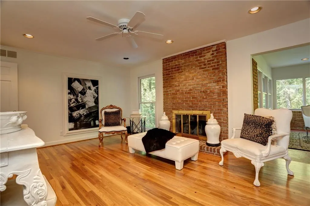 6130 River Shore Parkway, Sandy Springs, Georgia 30328, 5 Bedrooms Bedrooms, ,4 BathroomsBathrooms,Residential,Sold,6130 River Shore Parkway,5961436