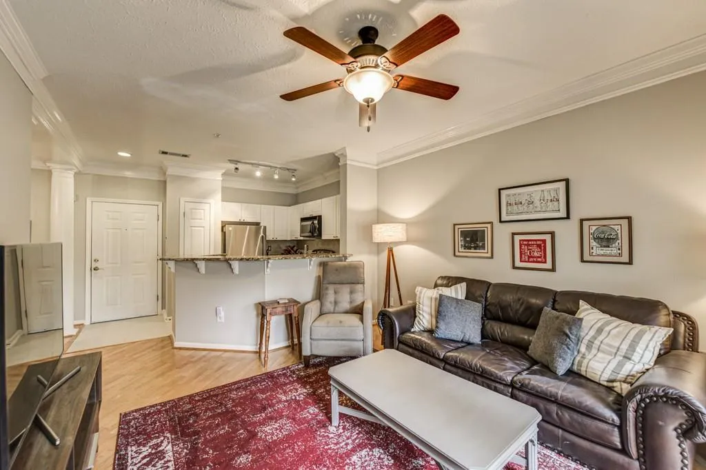 5559 Glenridge Drive Unit 1408, Sandy Springs, Georgia 30342, 1 Bedroom Bedrooms, ,1 BathroomBathrooms,Residential,Sold,5559 Glenridge Drive Unit 1408,6808511