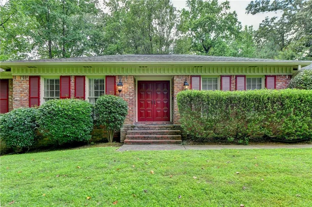 1240 Spalding Drive, Sandy Springs, Georgia 30350, 3 Bedrooms Bedrooms, ,3 BathroomsBathrooms,Residential,Sold,1240 Spalding Drive,7252032