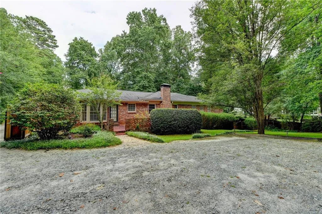 1240 Spalding Drive, Sandy Springs, Georgia 30350, 3 Bedrooms Bedrooms, ,3 BathroomsBathrooms,Residential,Sold,1240 Spalding Drive,7252032
