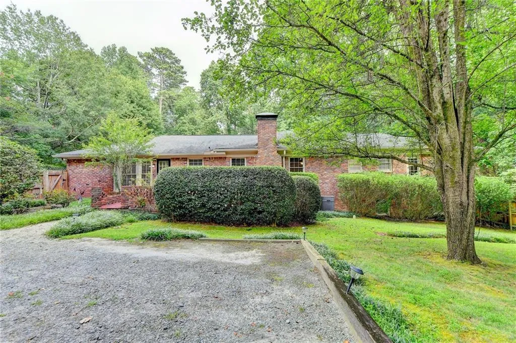 1240 Spalding Drive, Sandy Springs, Georgia 30350, 3 Bedrooms Bedrooms, ,3 BathroomsBathrooms,Residential,Sold,1240 Spalding Drive,7252032
