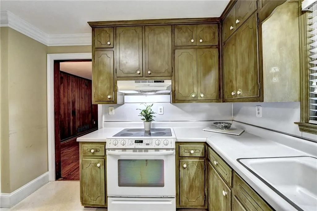 1240 Spalding Drive, Sandy Springs, Georgia 30350, 3 Bedrooms Bedrooms, ,3 BathroomsBathrooms,Residential,Sold,1240 Spalding Drive,7252032