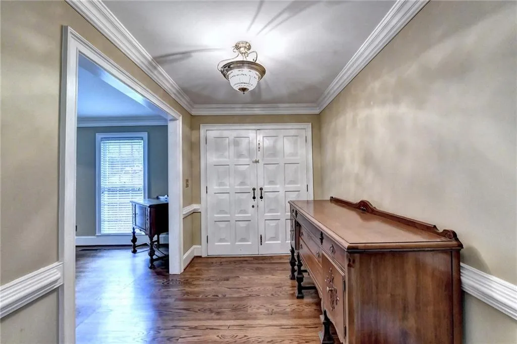 1240 Spalding Drive, Sandy Springs, Georgia 30350, 3 Bedrooms Bedrooms, ,3 BathroomsBathrooms,Residential,Sold,1240 Spalding Drive,7252032