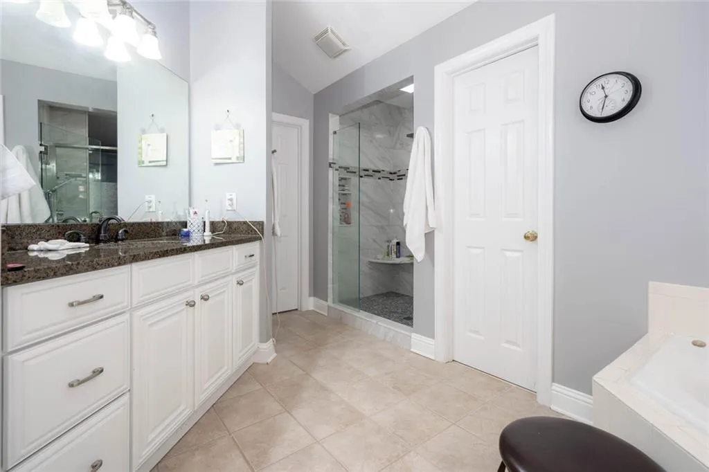 6390 Glen Oaks Lane, Atlanta, Georgia 30328, 4 Bedrooms Bedrooms, ,4 BathroomsBathrooms,Residential,Sold,6390 Glen Oaks Lane,7223013
