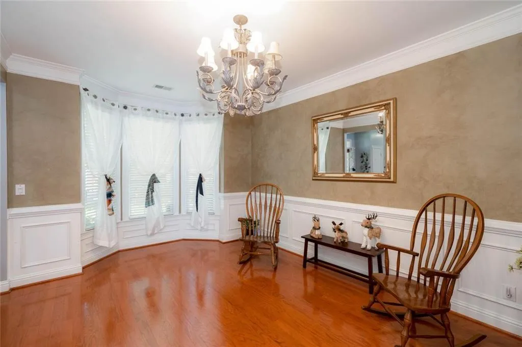 6390 Glen Oaks Lane, Atlanta, Georgia 30328, 4 Bedrooms Bedrooms, ,4 BathroomsBathrooms,Residential,Sold,6390 Glen Oaks Lane,7223013