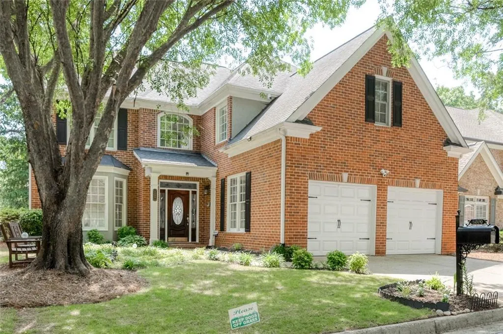 6390 Glen Oaks Lane, Atlanta, Georgia 30328, 4 Bedrooms Bedrooms, ,4 BathroomsBathrooms,Residential,Sold,6390 Glen Oaks Lane,7223013