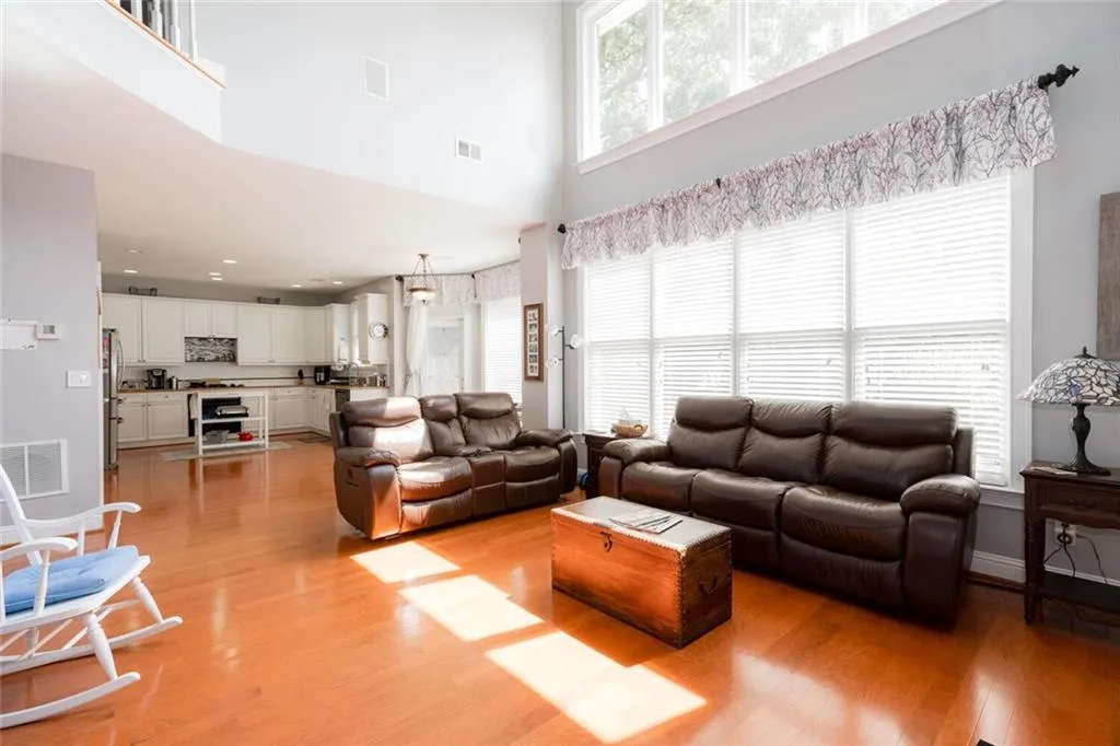 6390 Glen Oaks Lane, Atlanta, Georgia 30328, 4 Bedrooms Bedrooms, ,4 BathroomsBathrooms,Residential,Sold,6390 Glen Oaks Lane,7223013