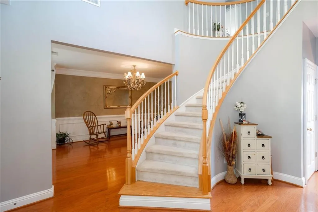 6390 Glen Oaks Lane, Atlanta, Georgia 30328, 4 Bedrooms Bedrooms, ,4 BathroomsBathrooms,Residential,Sold,6390 Glen Oaks Lane,7223013